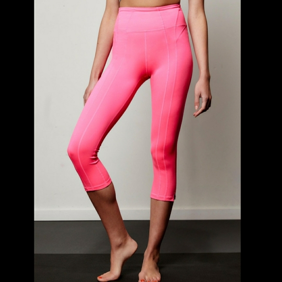 NWOT! High-Rise 3/4 Length Rise Up Leggings - Picture 2 of 8